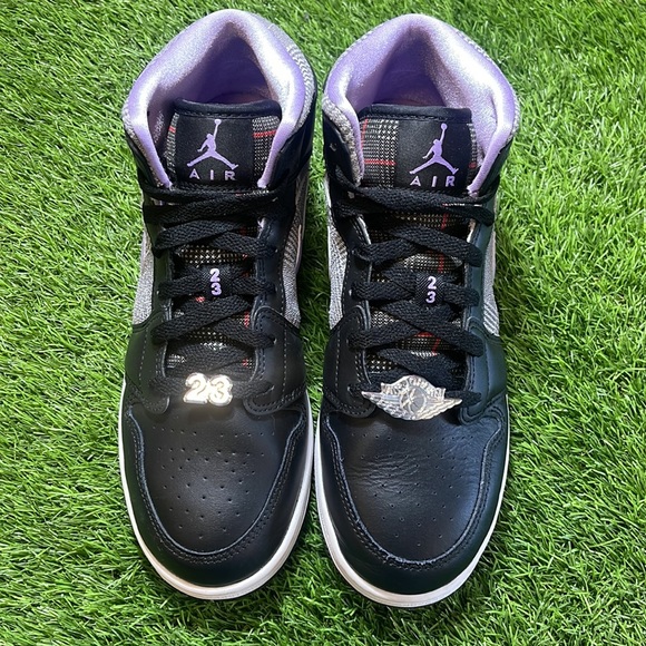 Jordan 1 Mid SE - Picture 3 of 4